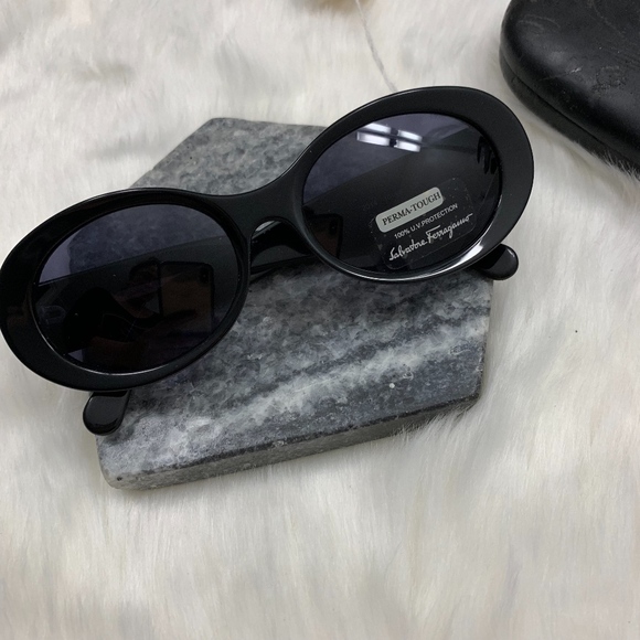 Salvatore Ferragamo Accessories - Salvatore Ferragamo Black Frame Sunglasses NWT